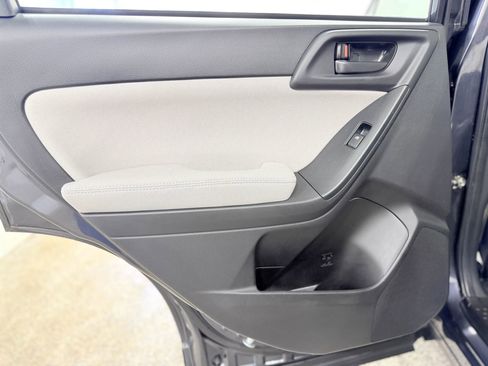 Used 2015 Subaru Forester 2.5i w/ Alloy Wheel Package image 34