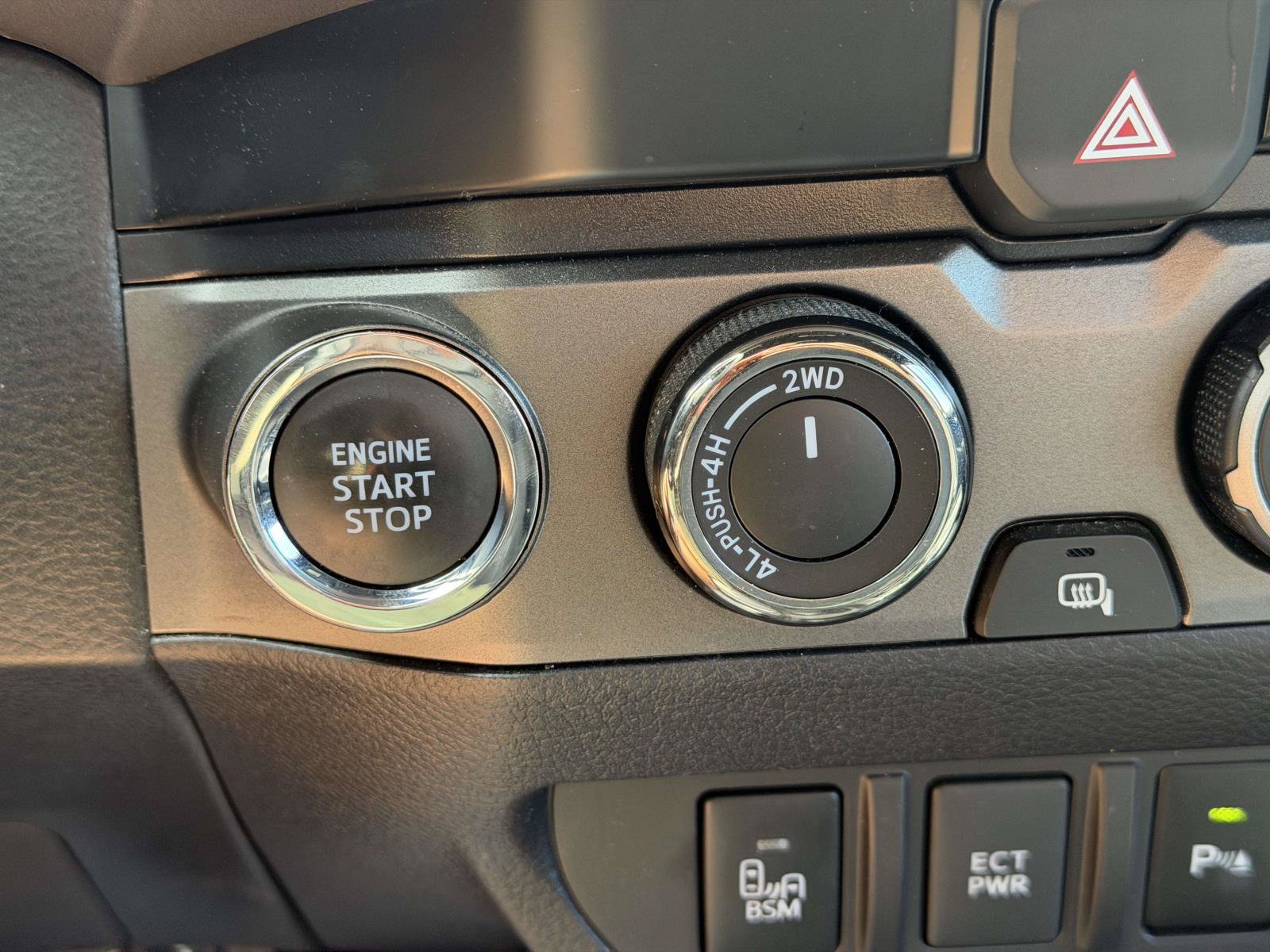 Used 2022 Toyota Tacoma TRD Off-Road w/ Technology Package AWD/4WD image 34