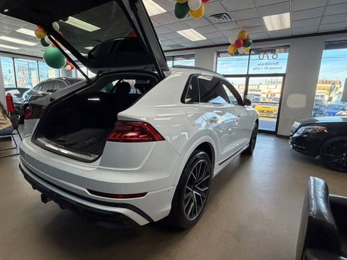 Used 2020 Audi Q8 Prestige w/ Prestige Package image 18