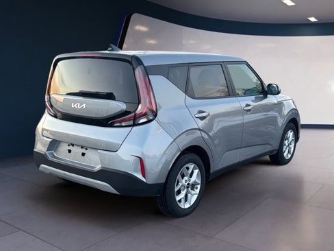 Certified 2023 Kia Soul LX w/ LX Technology Package image 5