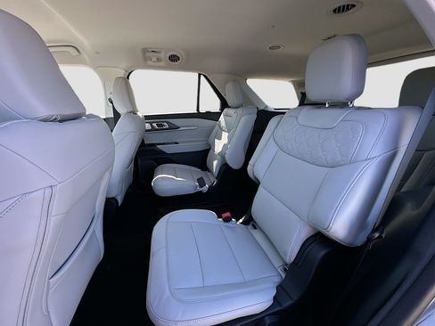 New 2026 Ford Explorer Platinum AWD/4WD image 17