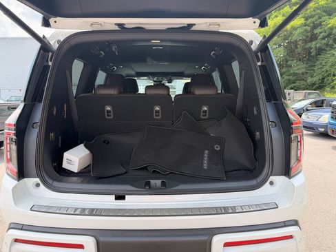 Certified 2026 Nissan Armada Platinum RWD image 9