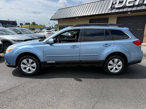 Used 2011 Subaru Outback 2.5i Premium AWD/4WD image 8