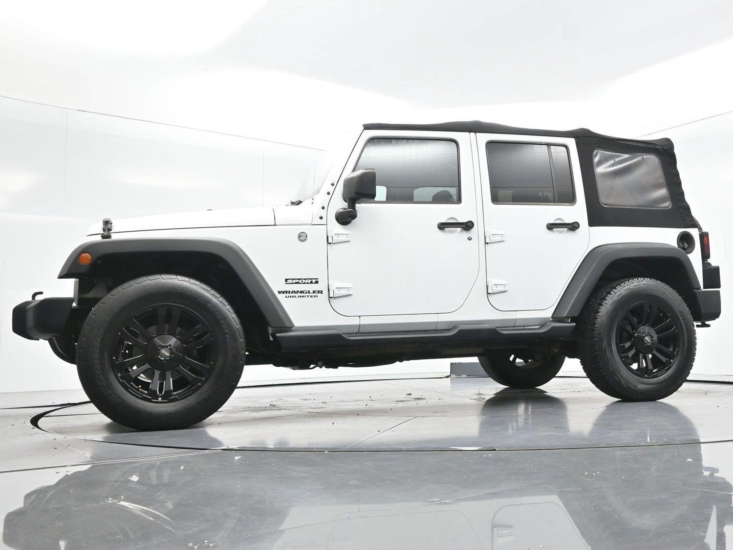 Used 2015 Jeep Wrangler Unlimited Sport w/ Quick Order Package 24S AWD/4WD image 44