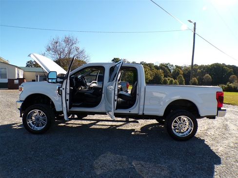 Used 2020 Ford F350 Lariat w/ Lariat Ultimate Package image 23