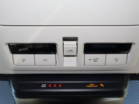 Used 2025 MAZDA MAZDA3 s image 27