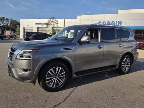 Used 2024 Nissan Armada SL w/ Captain's Chairs Package AWD/4WD image 1
