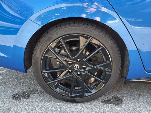 Used 2025 Nissan Sentra SR w/ Midnight Edition FWD image 13