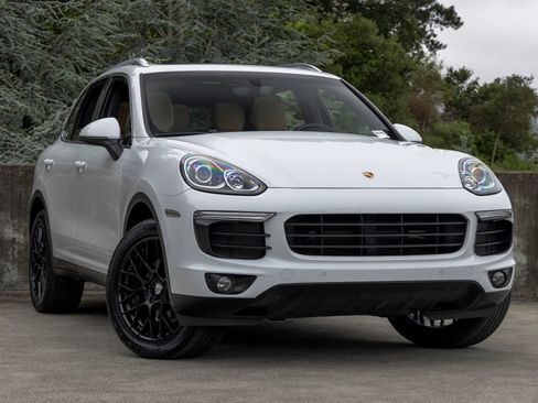 Used 2016 Porsche Cayenne AWD/4WD image 6