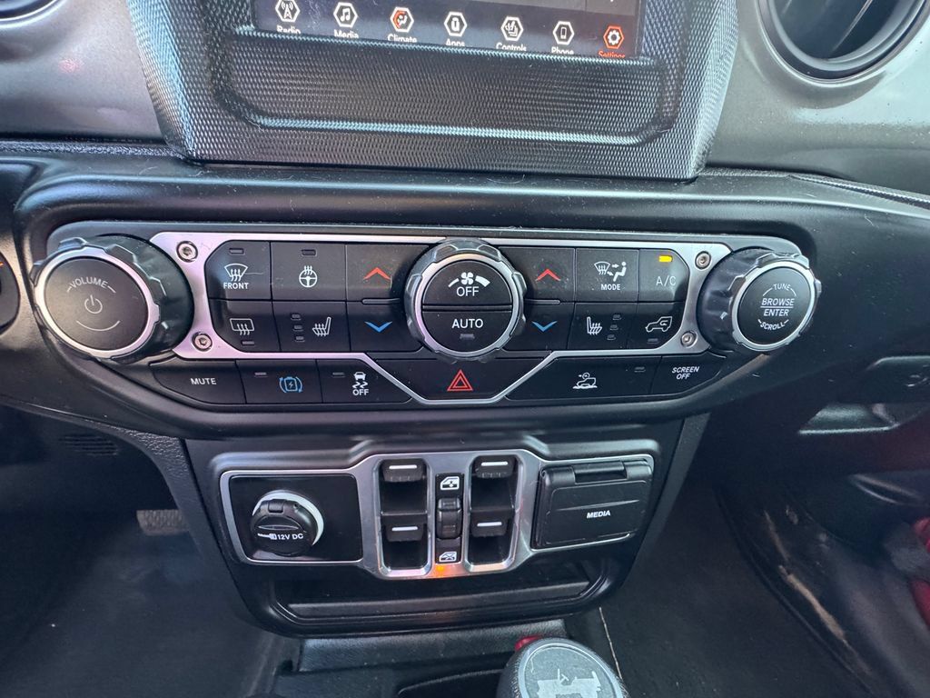 Used 2023 Jeep Wrangler Unlimited w/ Cold Weather Group AWD/4WD image 19