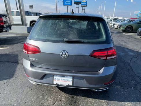 Used 2019 Volkswagen Golf S image 9