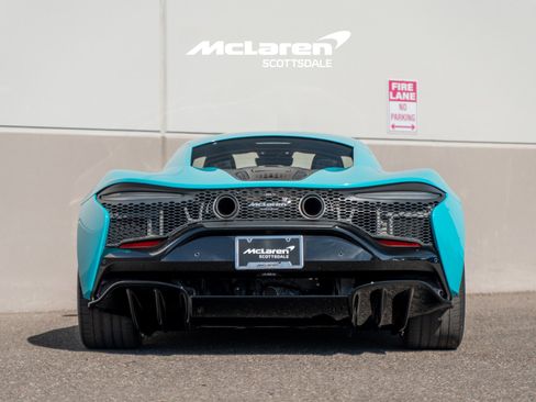 Used 2024 McLaren Artura image 6