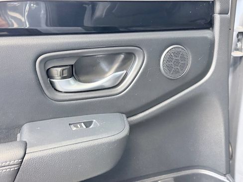 Used 2025 Honda Pilot Touring image 19