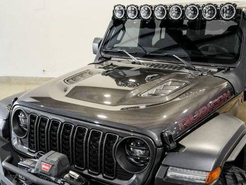 Used 2024 Jeep Wrangler Unlimited Rubicon w/ XTREMEE 35" Tire Package AWD/4WD image 24