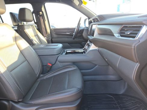 Used 2021 GMC Yukon XL Denali w/ Denali Premium Package image 26