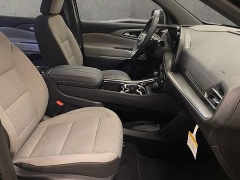 New 2026 Chevrolet Traverse LT w/ Driver Confidence Package AWD/4WD image 23