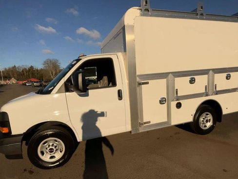 New 2025 GMC Savana 3500 w/ Power Convenience Package RWD image 6