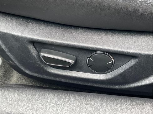 Used 2018 Ford Mustang GT Premium RWD image 19