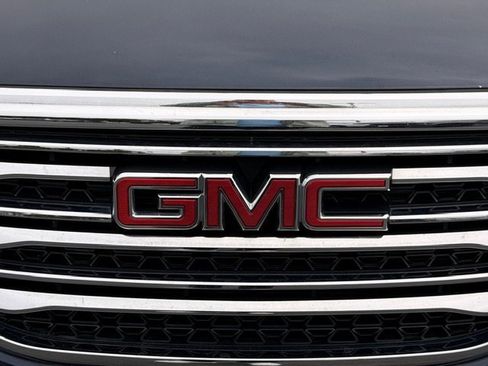 Used 2017 GMC Acadia SLT image 19