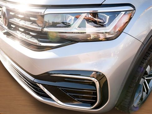 Used 2023 Volkswagen Atlas Cross Sport SEL Premium R-Line image 18