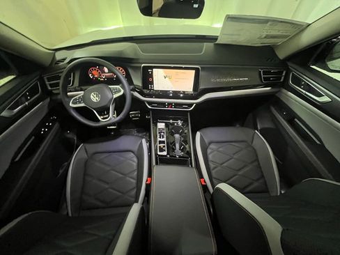 New 2026 Volkswagen Atlas Peak Edition AWD/4WD image 13