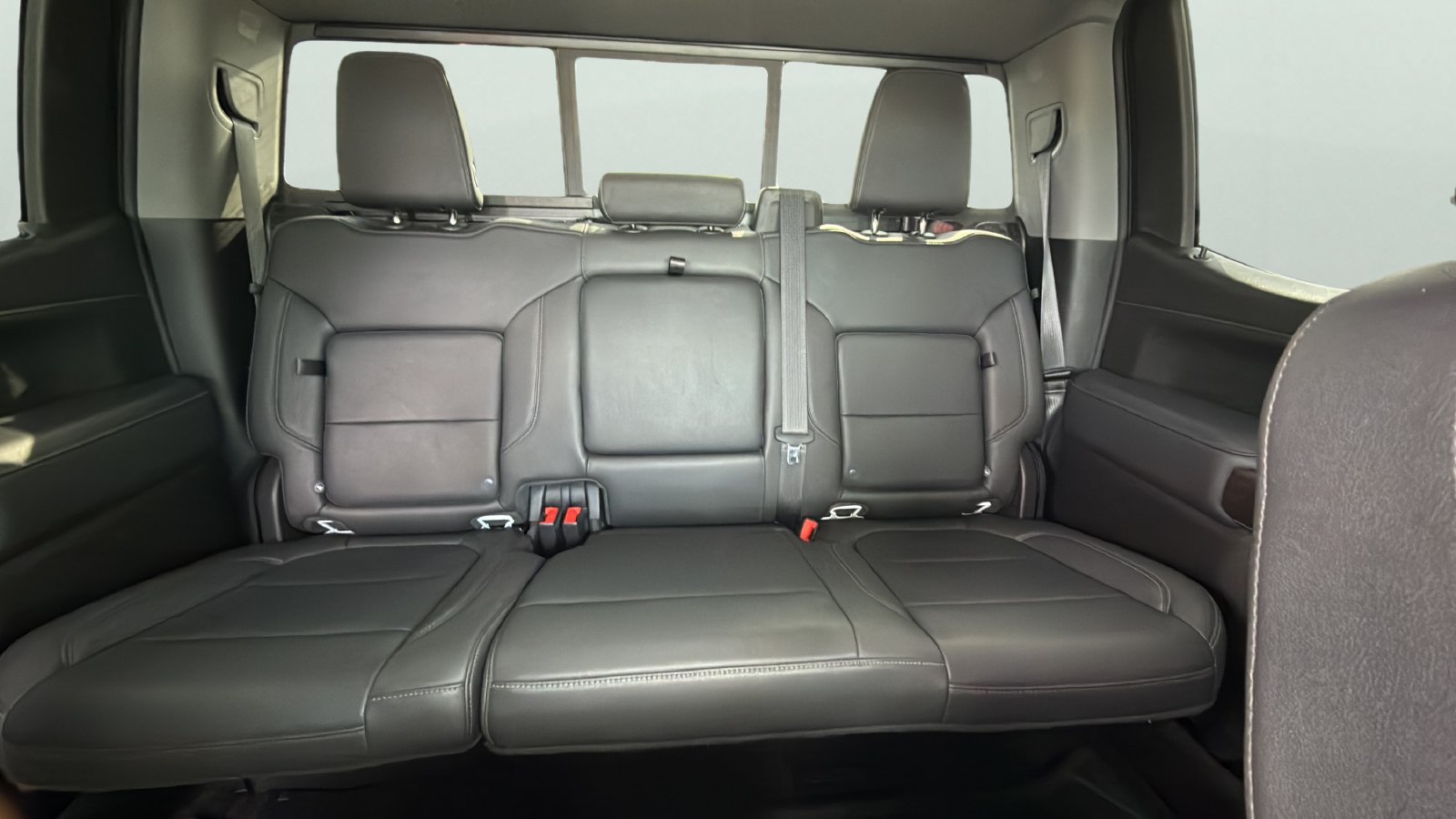 Used 2022 GMC Sierra 1500 SLT AWD/4WD image 25