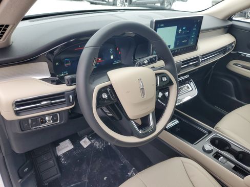 New 2026 Lincoln Corsair Premiere image 13