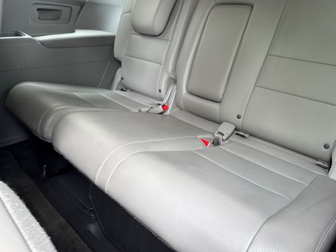 Used 2013 Honda Odyssey Touring Elite image 35