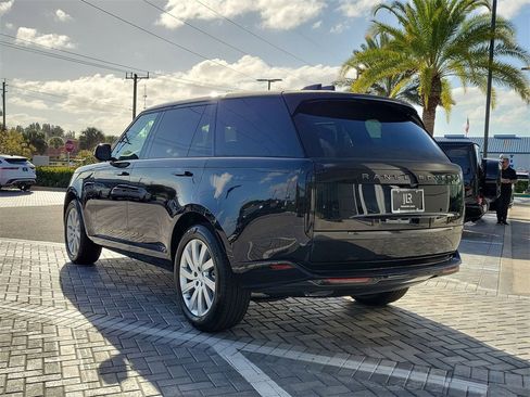 New 2025 Land Rover Range Rover Long Wheelbase SE image 3
