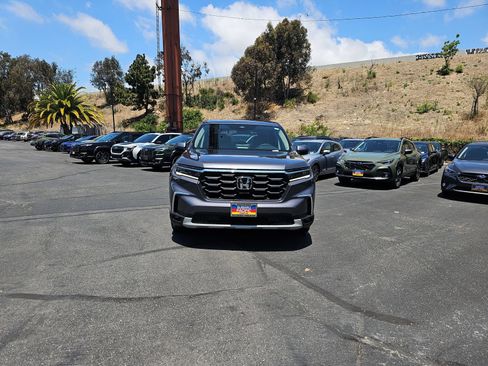 Used 2025 Honda Pilot EX-L image 2