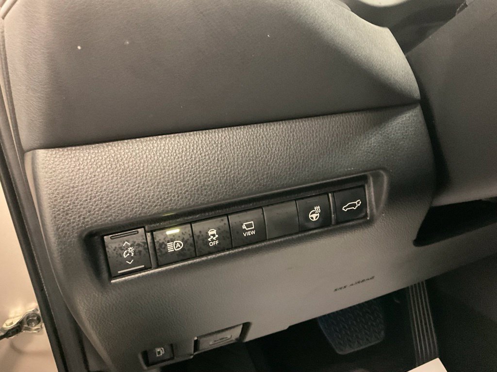 Used 2023 Toyota Venza Limited AWD/4WD image 18