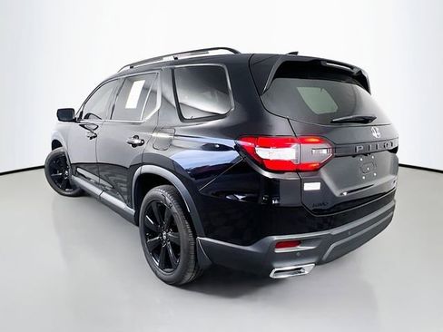 Used 2025 Honda Pilot Black Edition image 5