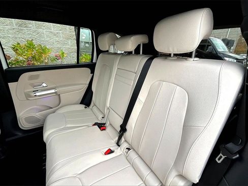 New 2026 Mercedes-Benz GLB 250 4MATIC image 10