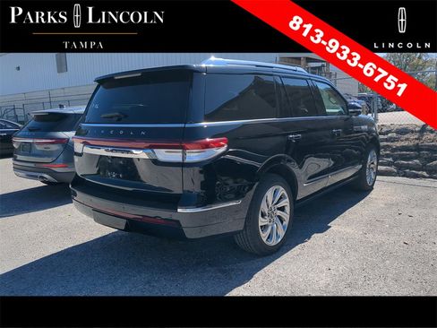 Used 2024 Lincoln Navigator Premiere image 14