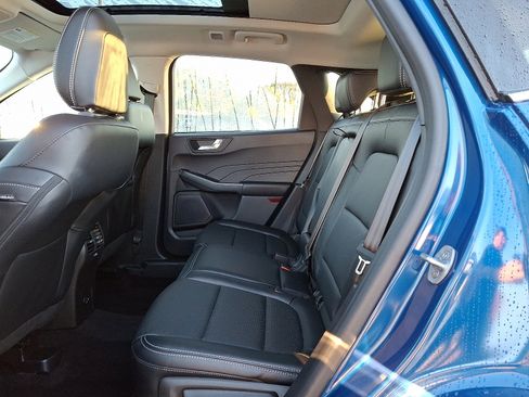 Certified 2022 Ford Escape Titanium image 10