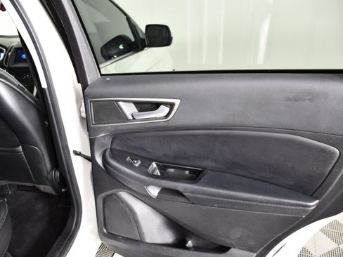 Used 2016 Ford Edge SEL w/ Equipment Group 201A AWD/4WD image 42