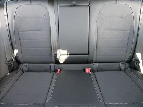 Certified 2022 Volkswagen Taos SE image 13