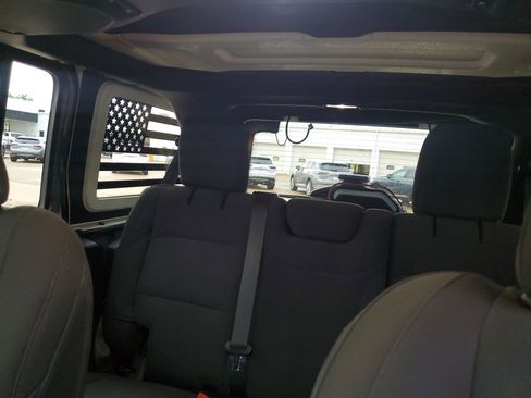 Used 2021 Jeep Wrangler Unlimited Sport AWD/4WD image 28