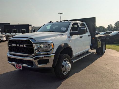 New 2024 RAM 5500 Tradesman w/ Chrome Appearance Group image 4