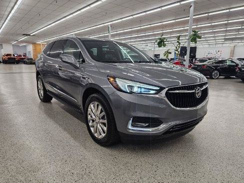 Used 2019 Buick Enclave Essence FWD image 4