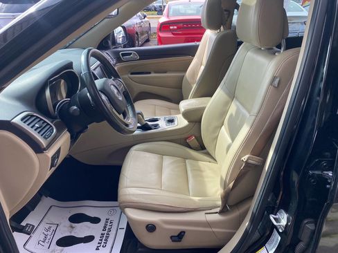 Used 2017 Jeep Grand Cherokee Limited image 11