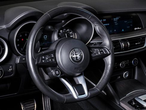 Used 2022 Alfa Romeo Stelvio Ti image 20