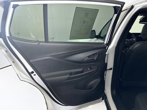 Used 2025 Buick Envista Preferred image 25