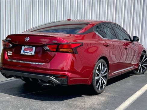 Used 2022 Nissan Altima 2.5 SR FWD image 11