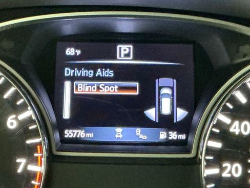 Used 2020 Nissan Pathfinder Platinum FWD image 12