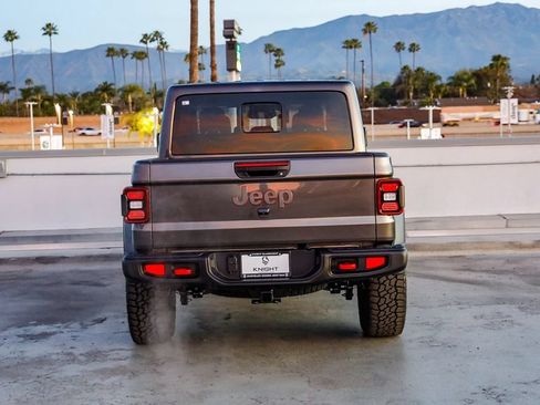 New 2026 Jeep Gladiator Rubicon w/ Steel Power Dome Hood Package AWD/4WD image 8