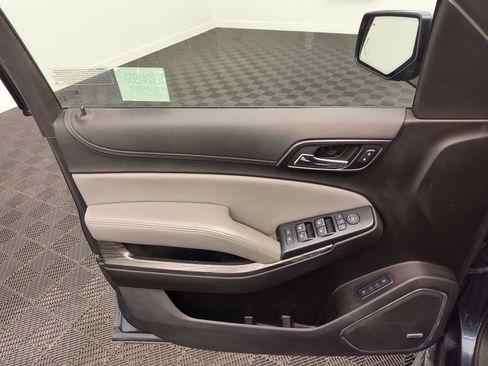 Used 2020 Chevrolet Suburban LT image 12