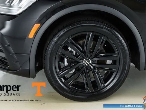 Used 2022 Volkswagen Tiguan SE R-Line image 43