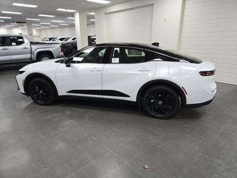 New 2026 Toyota Crown XLE image 3