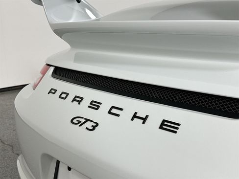 Used 2015 Porsche 911 GT3 image 17